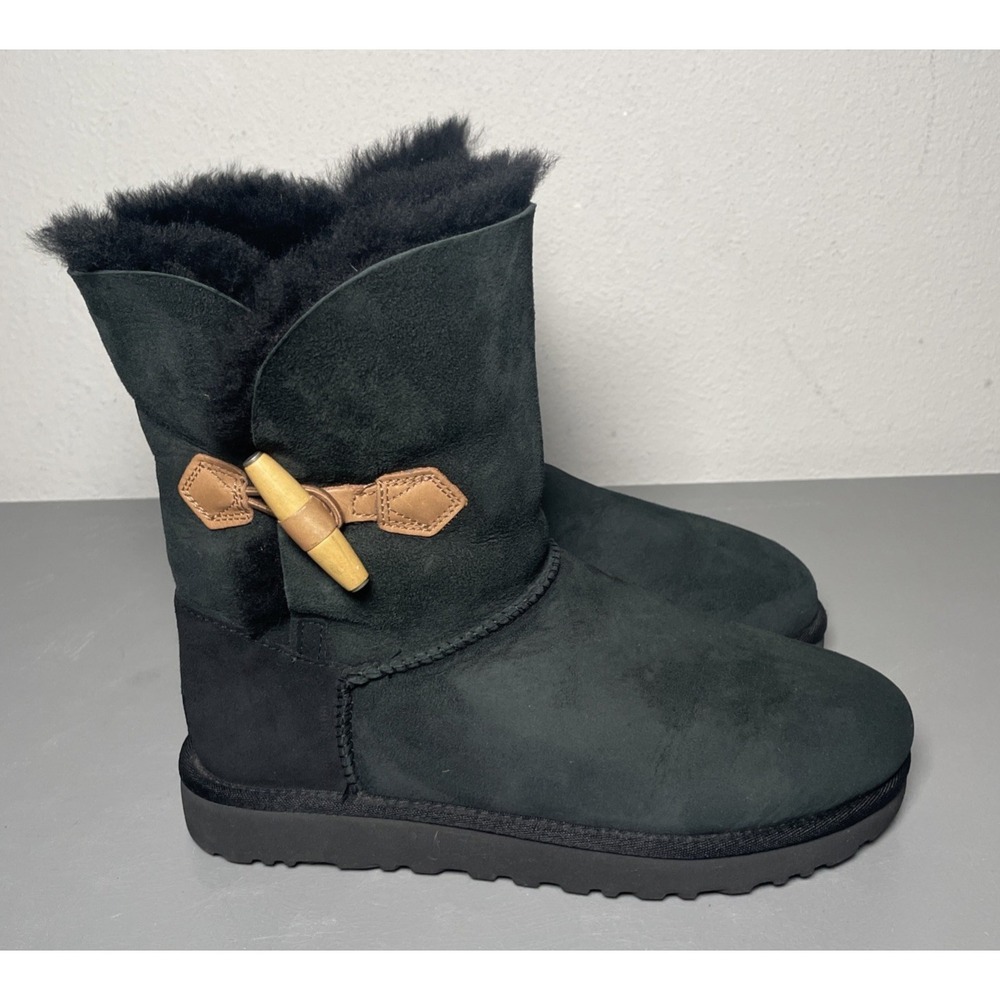 UGG Australia Keely Bailey Toggle Button Black Suede Shearling Boots Women's 8
